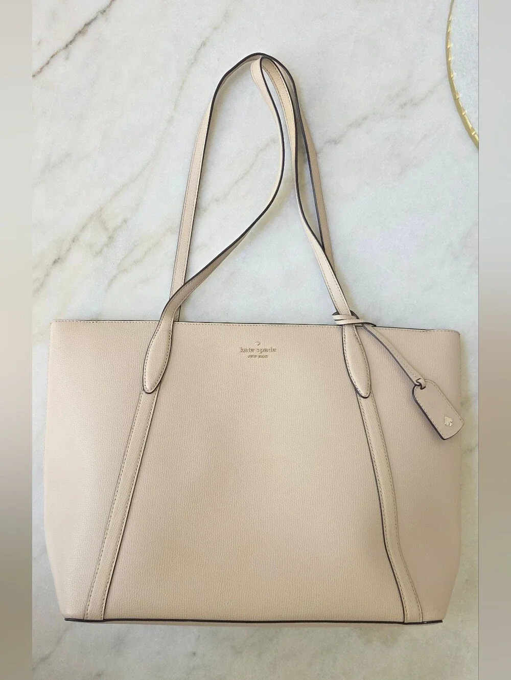 Kate Spade New York Cara Large Pebbled Leather Tote in Tiramisu